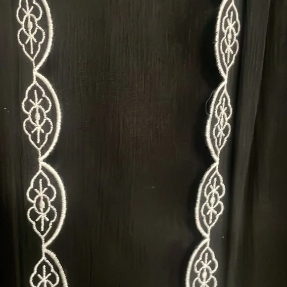 Anthony Original Black Sweater. - Picture 2 of 4